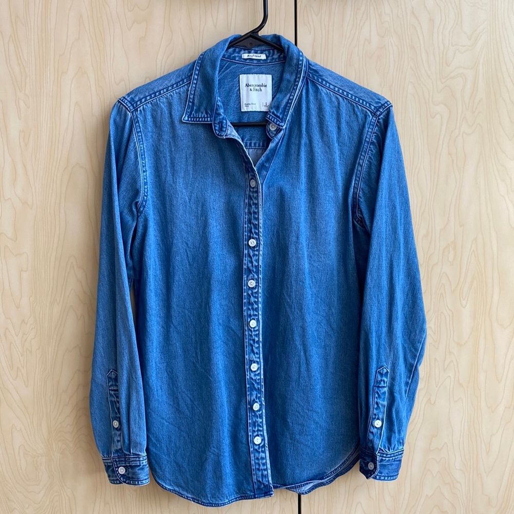 Abercrombie & Fitch chambray button up shirt women’s sz Small